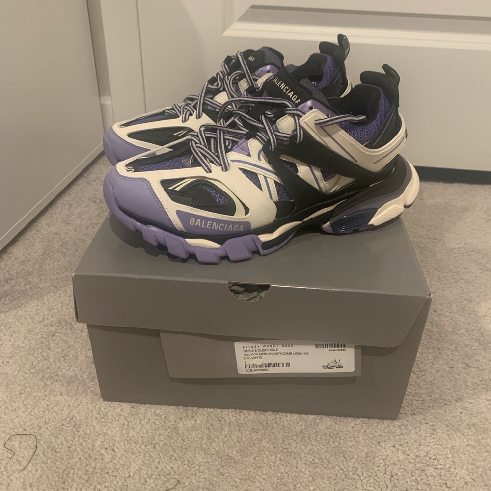 Balenciaga triple S “authentic”
